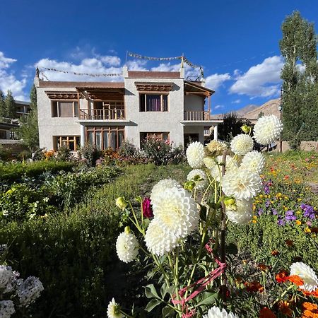 Chakzot Garden House 호텔 레 외부 사진