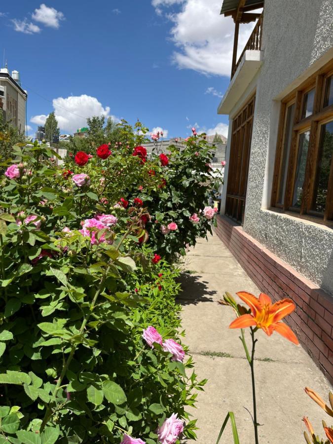 Chakzot Garden House 호텔 레 외부 사진